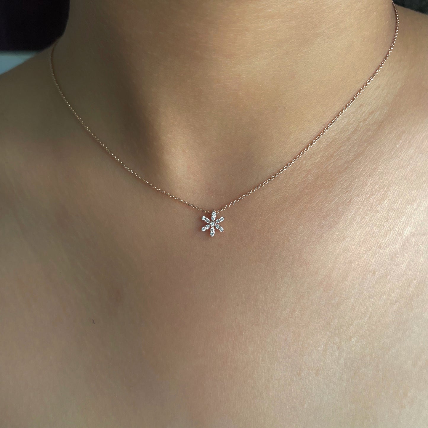 0.70 TCW Round Moissanite Diamond Floral Pendant Necklace in Solid Gold 1